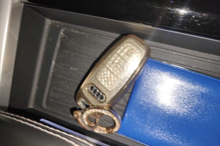 Used Audi Q6 2023 50 TFSI quattro Xingyun Edition Flying Rider Package Vehicle Key