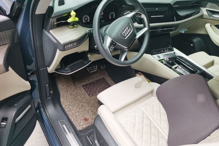 Used Audi Q6 2023 45 TFSI quattro Qiyun Edition Light Yulin Package Center Console