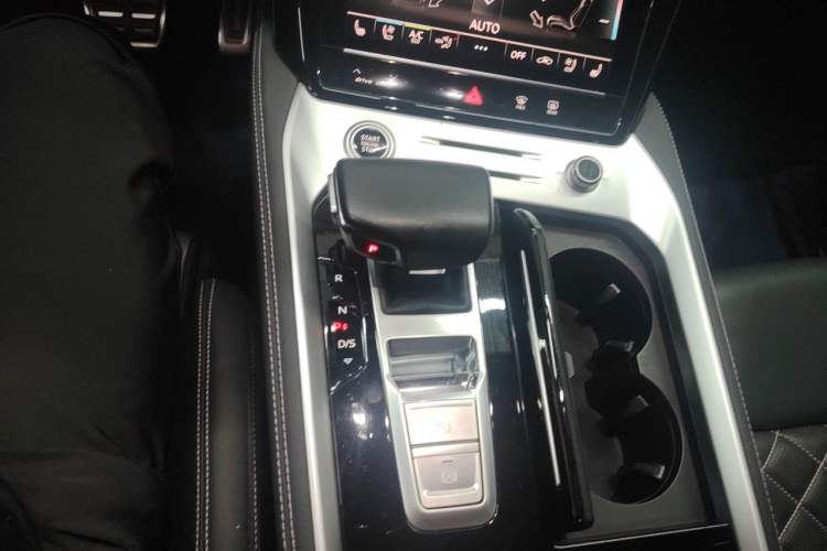 Used Audi Q6 2023 50 TFSI quattro Lingyun Edition edition one Gear Lever