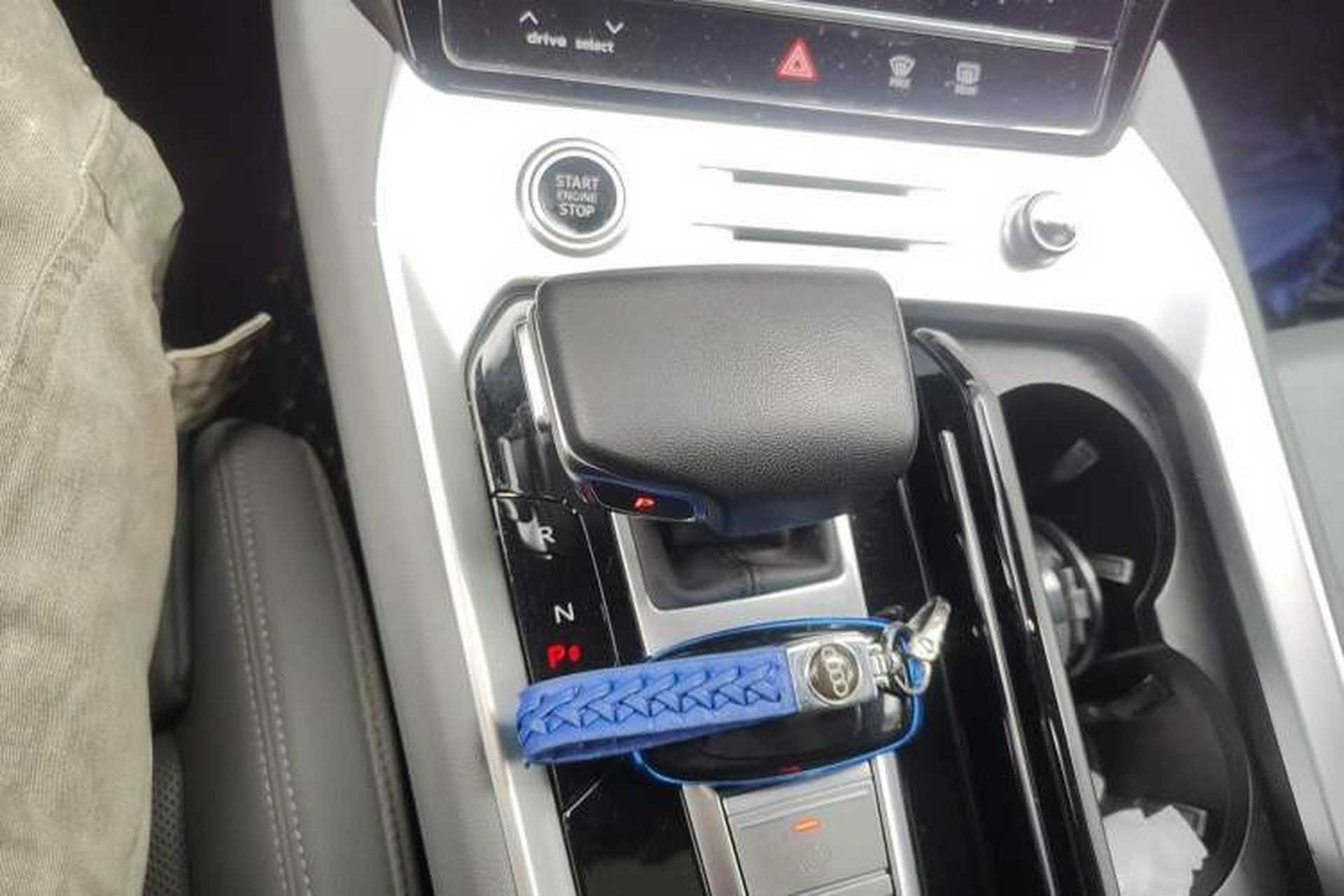 Used Audi Q6 2023 45 TFSI quattro Qiyun Edition Light Yulin Package Gear Lever