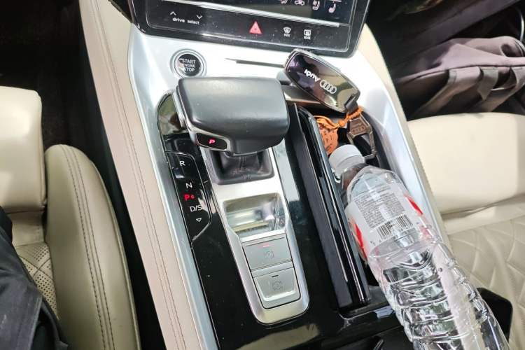 Used Audi Q6 2023 45 TFSI quattro Qiyun Edition Light Yulin Package Gear Lever