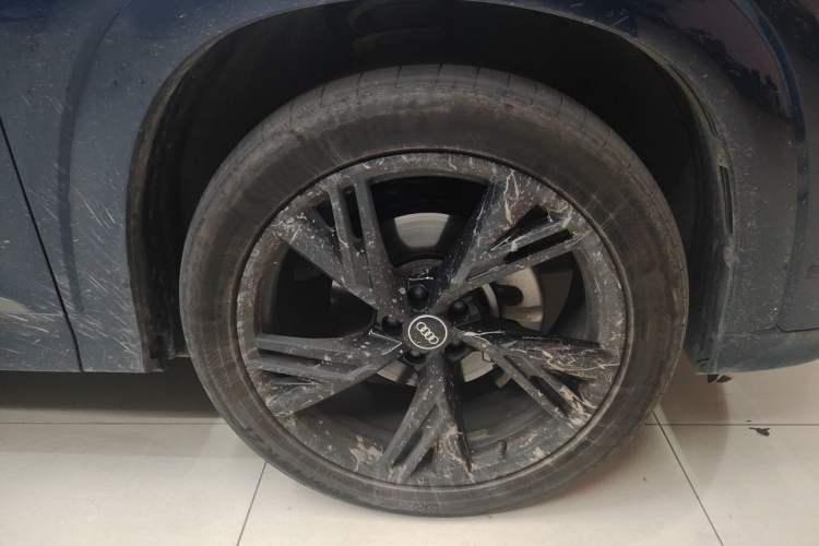 Used Audi Q6 2023 50 TFSI quattro Lingyun Edition edition one Right Front Wheel Hub