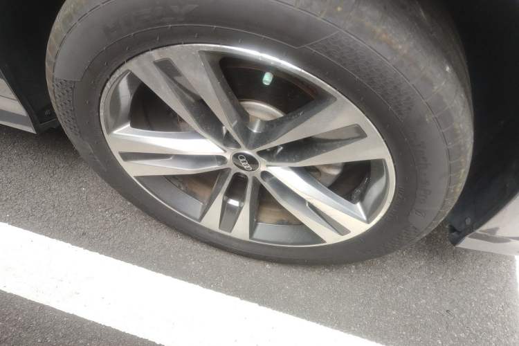 Used Audi Q6 2023 45 TFSI quattro Qiyun Edition Light Yulin Package Right Front Wheel Hub