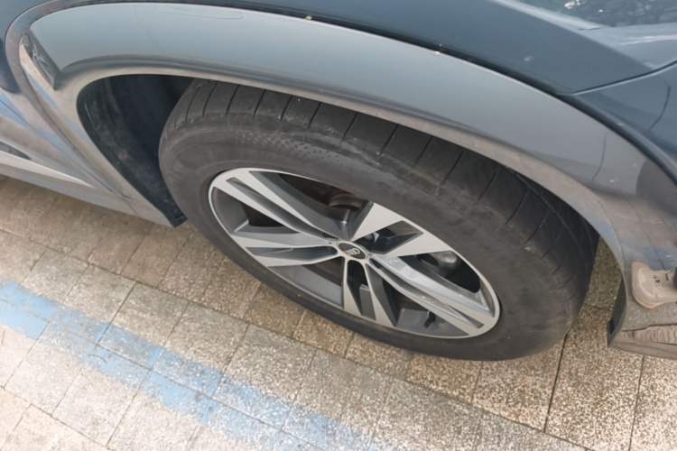 Used Audi Q6 2023 45 TFSI quattro Qiyun Edition Light Yulin Package Right Front Wheel Hub