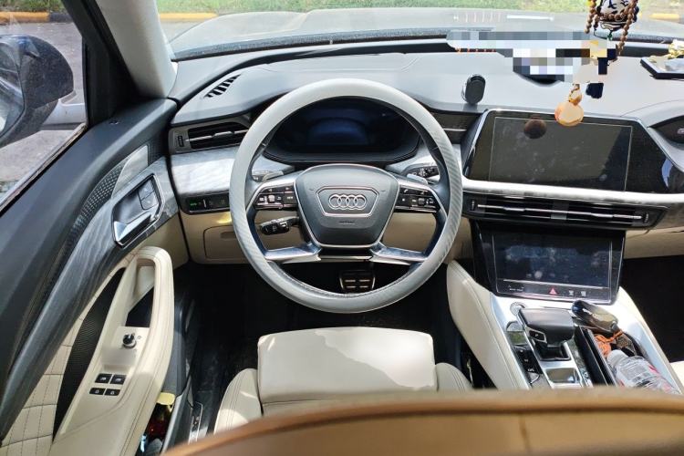 Used Audi Q6 2023 45 TFSI quattro Qiyun Edition Light Yulin Package Steering Wheel