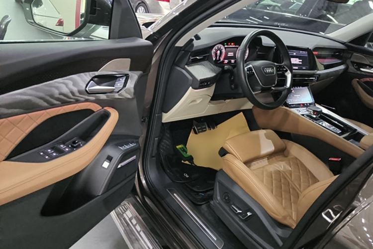 Used Audi Q6 2023 50 TFSI quattro Shadow Warrior Edition Driver Seat