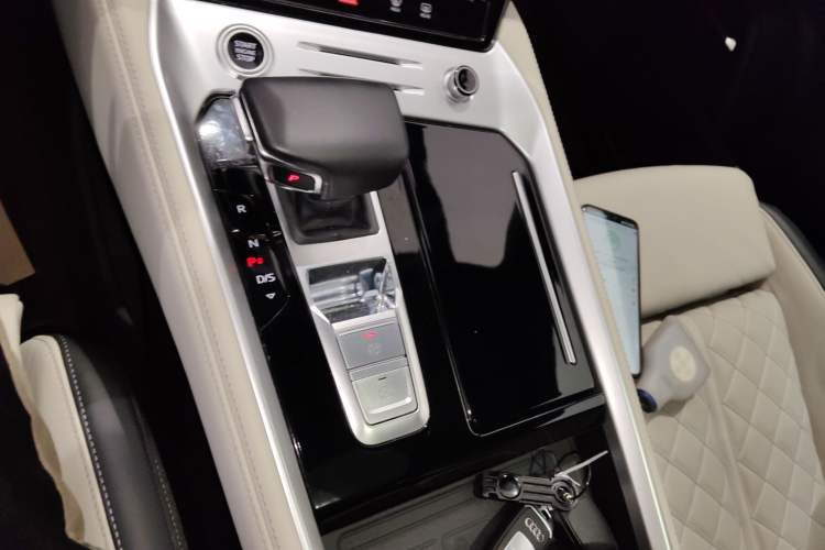 Used Audi Q6 2023 50 TFSI quattro Lingyun Edition edition one Gear Lever