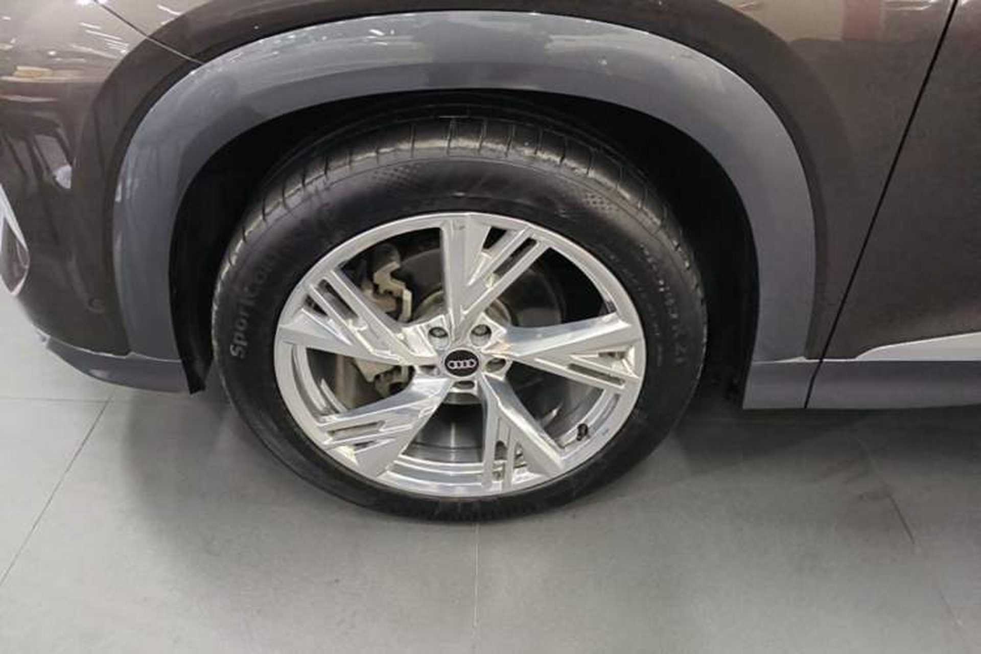 Used Audi Q6 2023 50 TFSI quattro Shadow Warrior Edition Left Front Wheel Hub