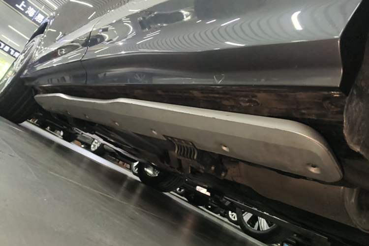 Used Audi Q6 2023 50 TFSI quattro Shadow Warrior Edition Left Side Sill