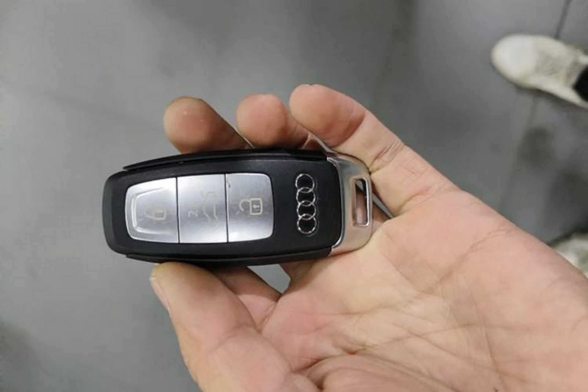 Used Audi Q6 2023 50 TFSI quattro Shadow Warrior Edition Vehicle Key