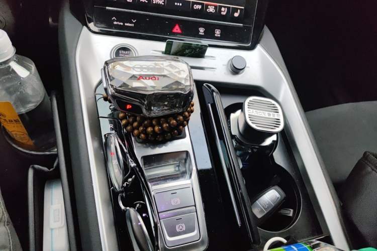 Used Audi Q6 2023 40 TFSI quattro Guanyun Edition Light Riding Package Gear Lever