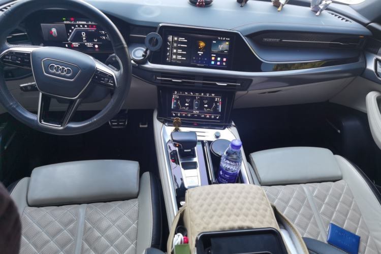 Used Audi Q6 2023 50 TFSI quattro Lingyun Edition edition one Center Console