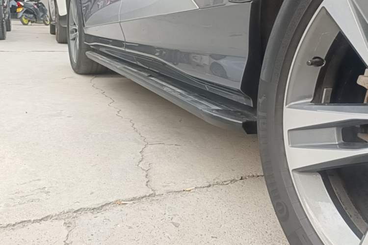 Used Audi Q6 2023 45 TFSI quattro Qiyun Edition Yulin Package Left Side Sill