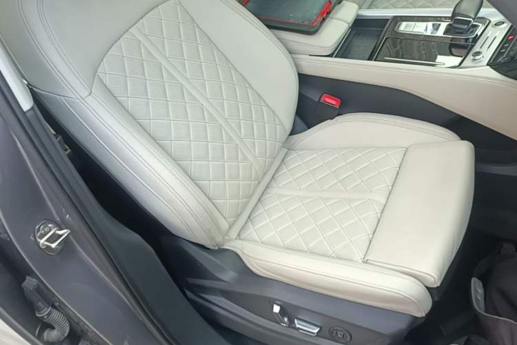 Used Audi Q6 2023 45 TFSI quattro Qiyun Edition Yulin Package Right Front Seat