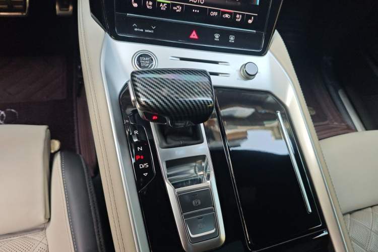 Used Audi Q6 2023 50 TFSI quattro Lingyun Edition edition one Gear Lever