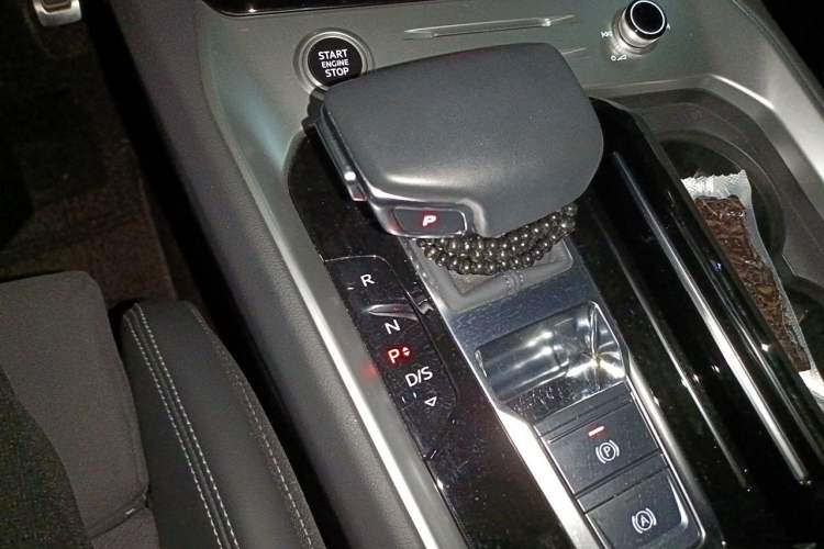Used Audi Q6 2023 45 TFSI quattro Qiyun Light Riding Package Gear Lever