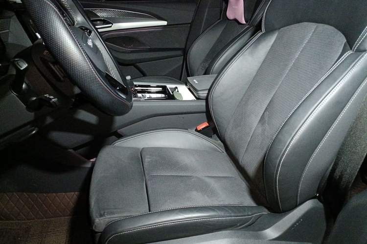 Used Audi Q6 2023 45 TFSI quattro Qiyun Light Riding Package Left Front Seat