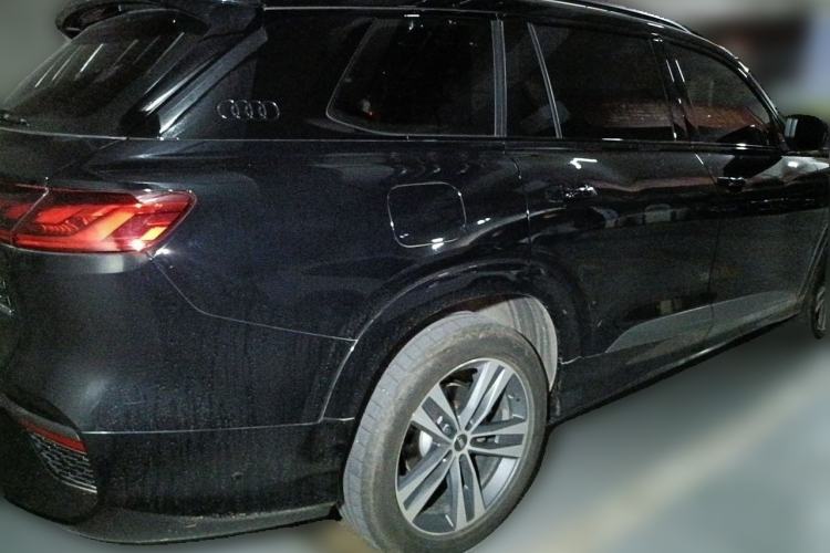 Used Audi Q6 2023 45 TFSI quattro Qiyun Light Riding Package Rear Right 45 Deg