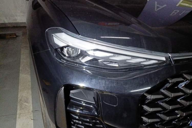 Used Audi Q6 2023 45 TFSI quattro Qiyun Light Riding Package Right Front Headlight