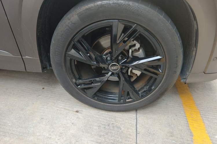 Used Audi Q6 2023 50 TFSI quattro Lingyun Edition edition one Right Front Wheel Hub