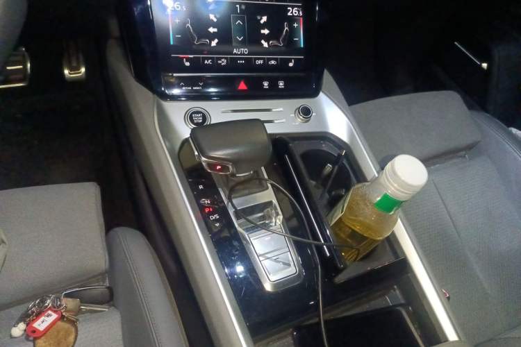 Used Audi Q6 2023 45 TFSI quattro Qiyun Edition Flying Rider Package Gear Lever