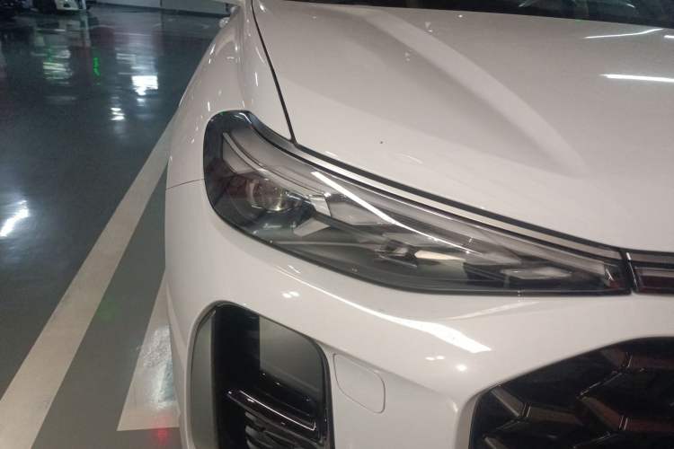 Used Audi Q6 2023 45 TFSI quattro Qiyun Edition Flying Rider Package Right Front Headlight