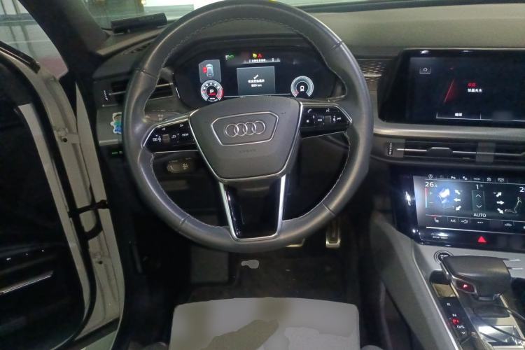 Used Audi Q6 2023 45 TFSI quattro Qiyun Edition Flying Rider Package Steering Wheel