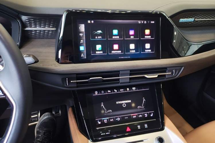 Used Audi Q6 2024 45 TFSI quattro Qiyun Edition Yulin Package 6 seats Audio And AC Panel