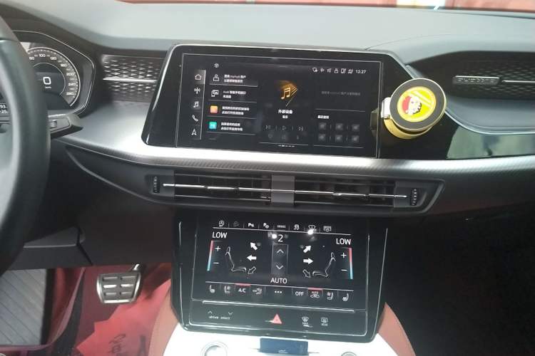 Used Audi Q6 2024 45 TFSI quattro Black Warrior Edition 6 Seats Audio And AC Panel