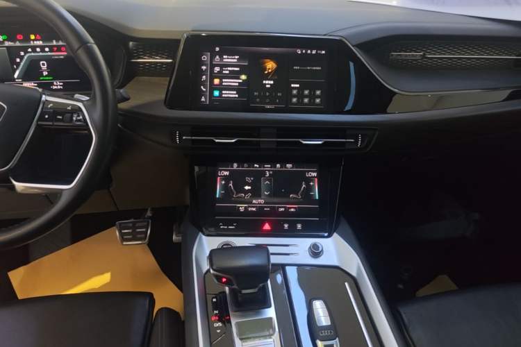 Used Audi Q6 2024 40 TFSI quattro Guanyun Edition Yulin Package 7 Seats Audio And AC Panel