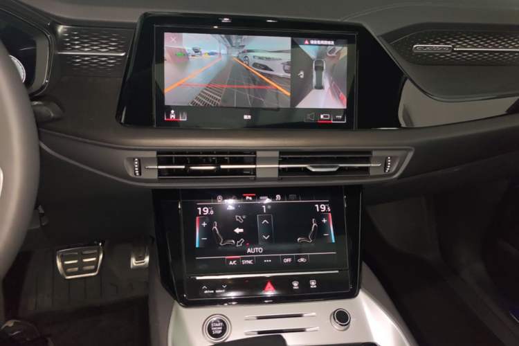 Used Audi Q6 2024 40 TFSI quattro Guanyun Edition Yulin Package 7 Seats Audio And AC Panel