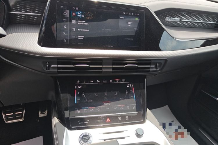 Used Audi Q6 2024 45 TFSI quattro Zhuyun Edition Flying Rider Package 6 Seats Audio And AC Panel
