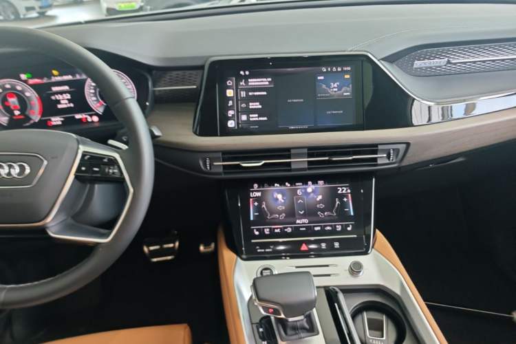 Used Audi Q6 2024 45 TFSI quattro Qiyun Edition Yulin Package 6 seats Audio And AC Panel
