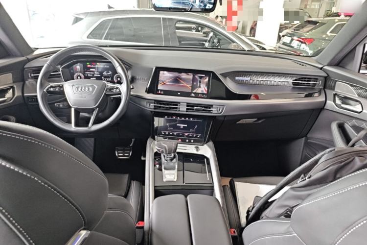 Used Audi Q6 2024 45 TFSI quattro Black Warrior Edition 6 Seats Center Console