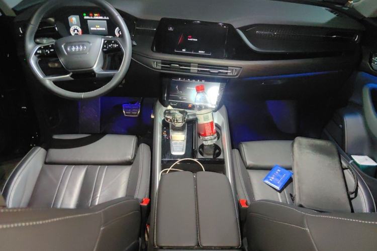 Used Audi Q6 2024 40 TFSI quattro Guanyun Edition Yulin Package 7 Seats Center Console