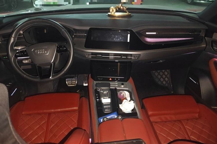 Used Audi Q6 2024 45 TFSI quattro Black Warrior Edition 6 Seats Center Console
