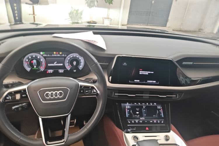 Used Audi Q6 2024 50 TFSI quattro Black Warrior Edition 6-seater Center Console