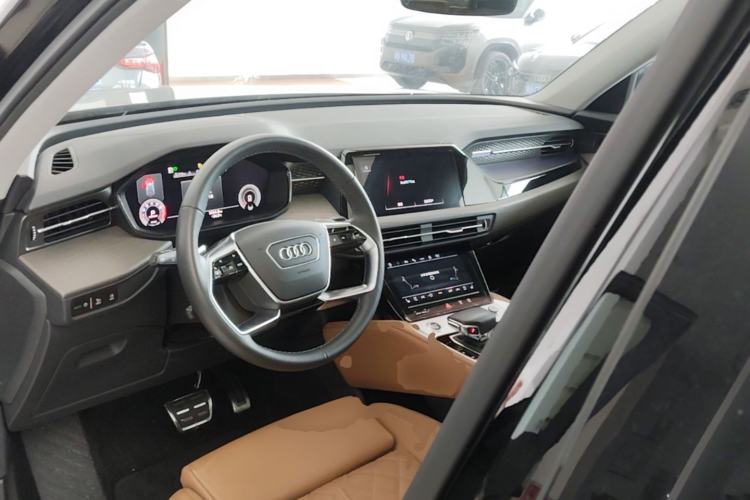Used Audi Q6 2024 45 TFSI quattro Qiyun Edition Yulin Package 6 seats Center Console