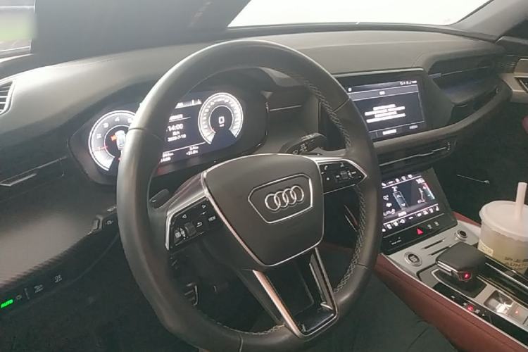 Used Audi Q6 2024 45 TFSI quattro Black Warrior Edition 6 Seats Center Console