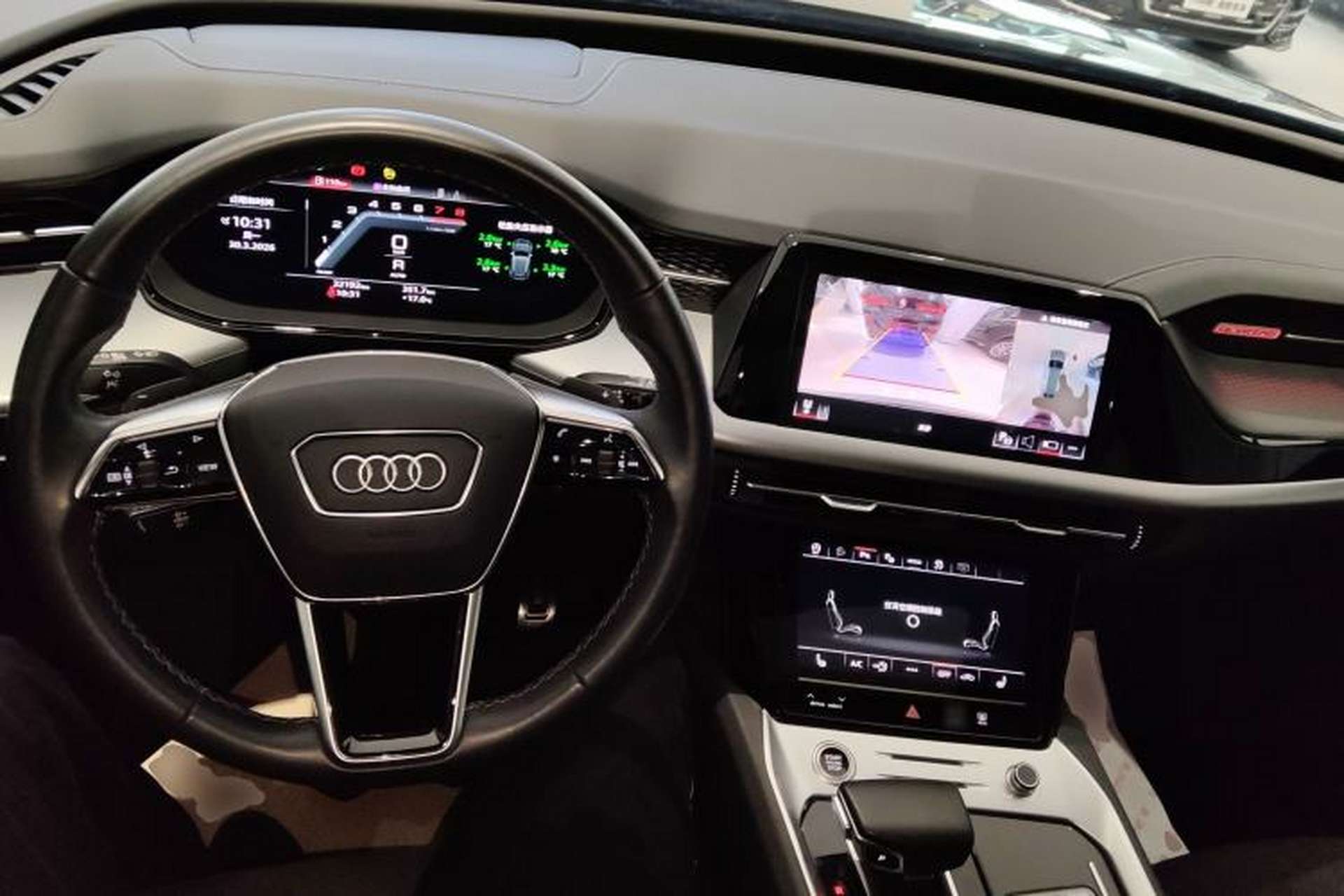 Used Audi Q6 2024 45 TFSI quattro Qiyun Edition Flying Rider Package 7-seater Center Console