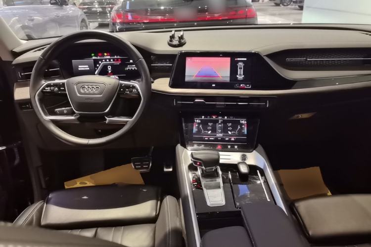 Used Audi Q6 2024 40 TFSI quattro Guanyun Edition Yulin Package 7 Seats Center Console