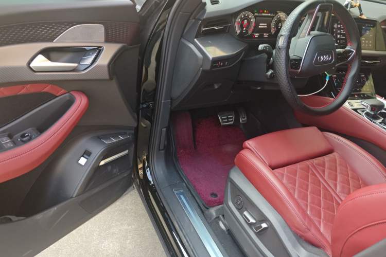 Used Audi Q6 2024 45 TFSI quattro Black Warrior Edition 6 Seats Driver Seat