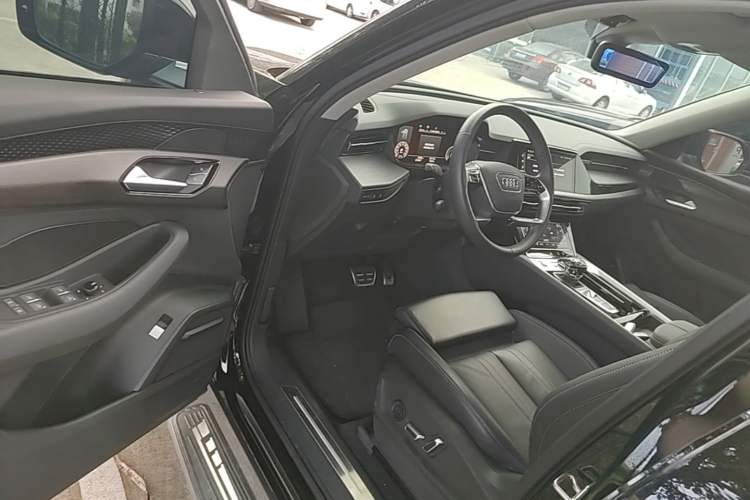 Used Audi Q6 2024 40 TFSI quattro Guanyun Edition Yulin Package 7 Seats Driver Seat