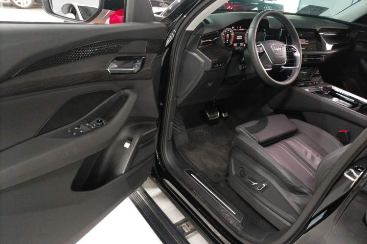 Used Audi Q6 2024 40 TFSI quattro Guanyun Edition Yulin Package 7 Seats Driver Seat