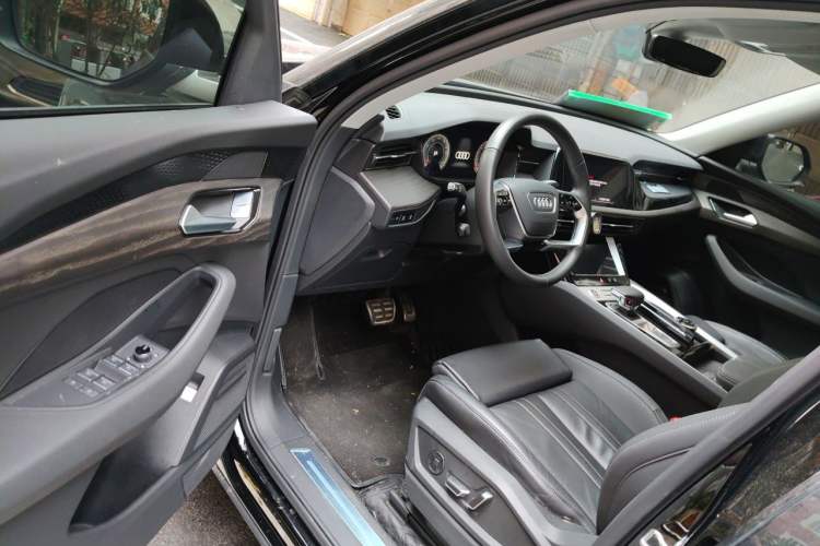 Used Audi Q6 2024 40 TFSI quattro Guanyun Edition Yulin Package 7 Seats Driver Seat