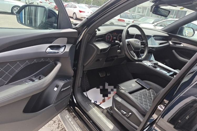 Used Audi Q6 2024 45 TFSI quattro Zhuyun Edition Flying Rider Package 6 Seats Driver Seat