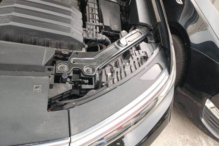Used Audi Q6 2024 50 TFSI quattro Black Warrior Edition 6-seater Engine Bay Left
