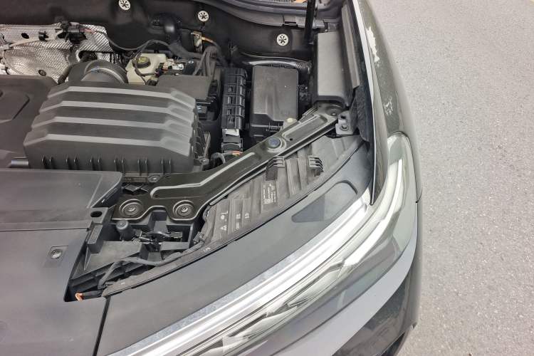 Used Audi Q6 2024 40 TFSI quattro Guanyun Edition Flying Rider Package 6-seater Engine Bay Left