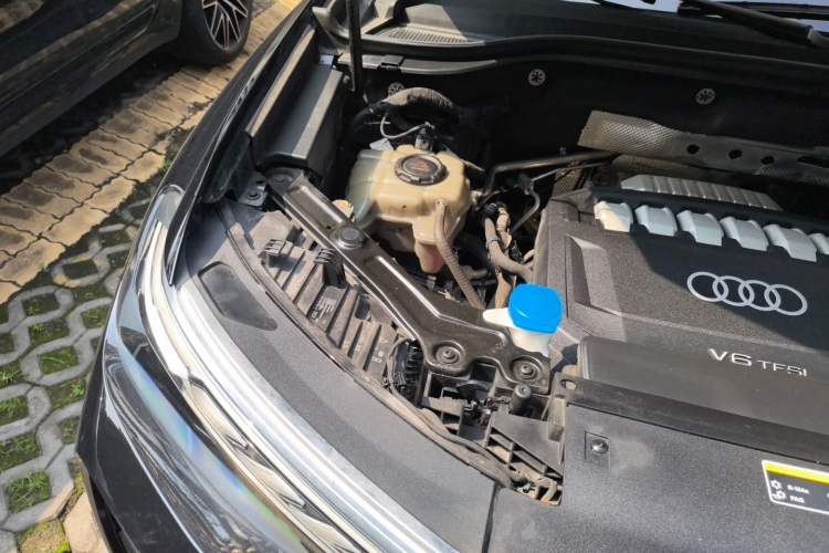 Used Audi Q6 2024 50 TFSI quattro Black Warrior Edition 6-seater Engine Bay Right