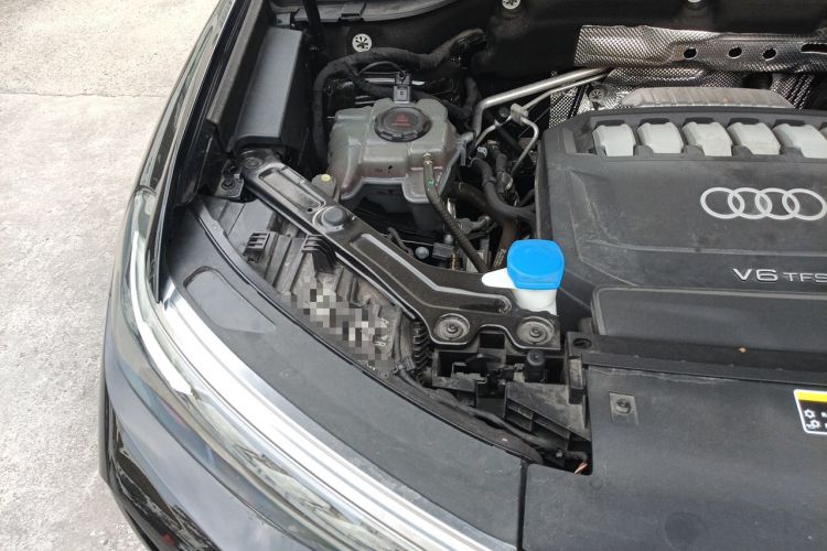 Used Audi Q6 2024 50 TFSI quattro Black Warrior Edition 6-seater Engine Bay Right